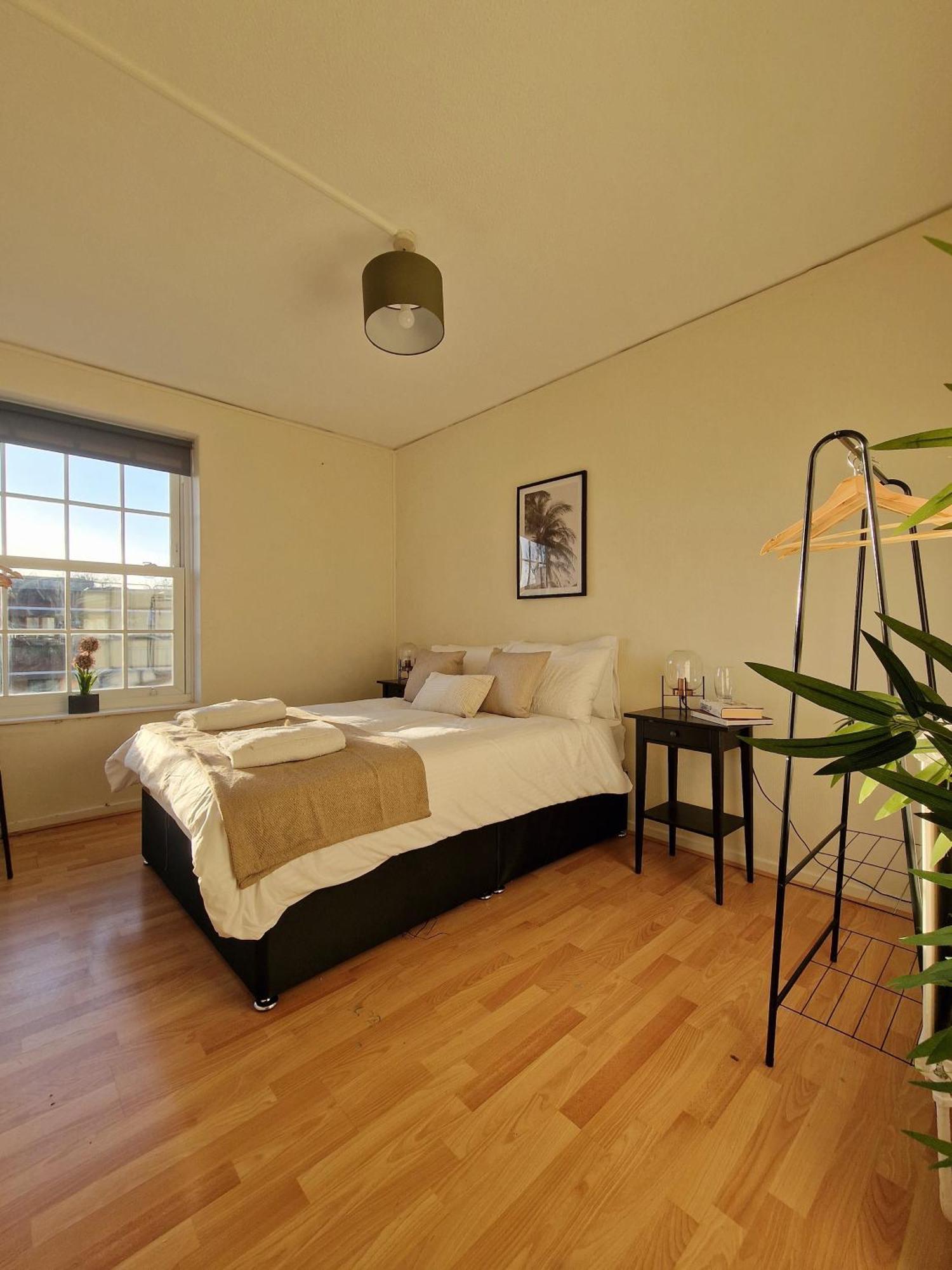 Central Location London Bagian luar foto